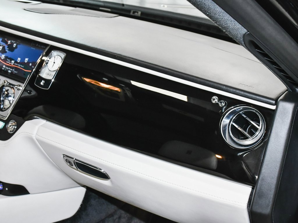 Used 2018 Rolls-Royce Ghost image 56