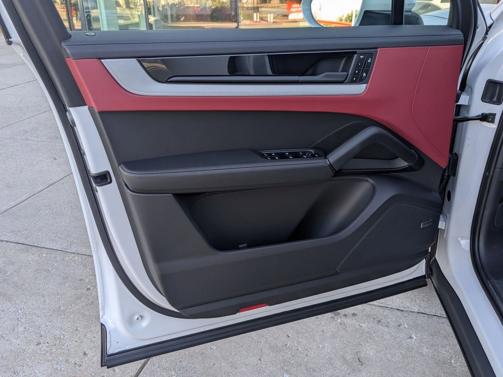 New 2026 Porsche Cayenne S image 13