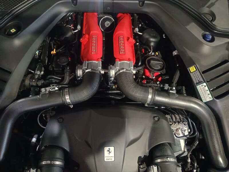 Used 2018 Ferrari California T RWD image 39