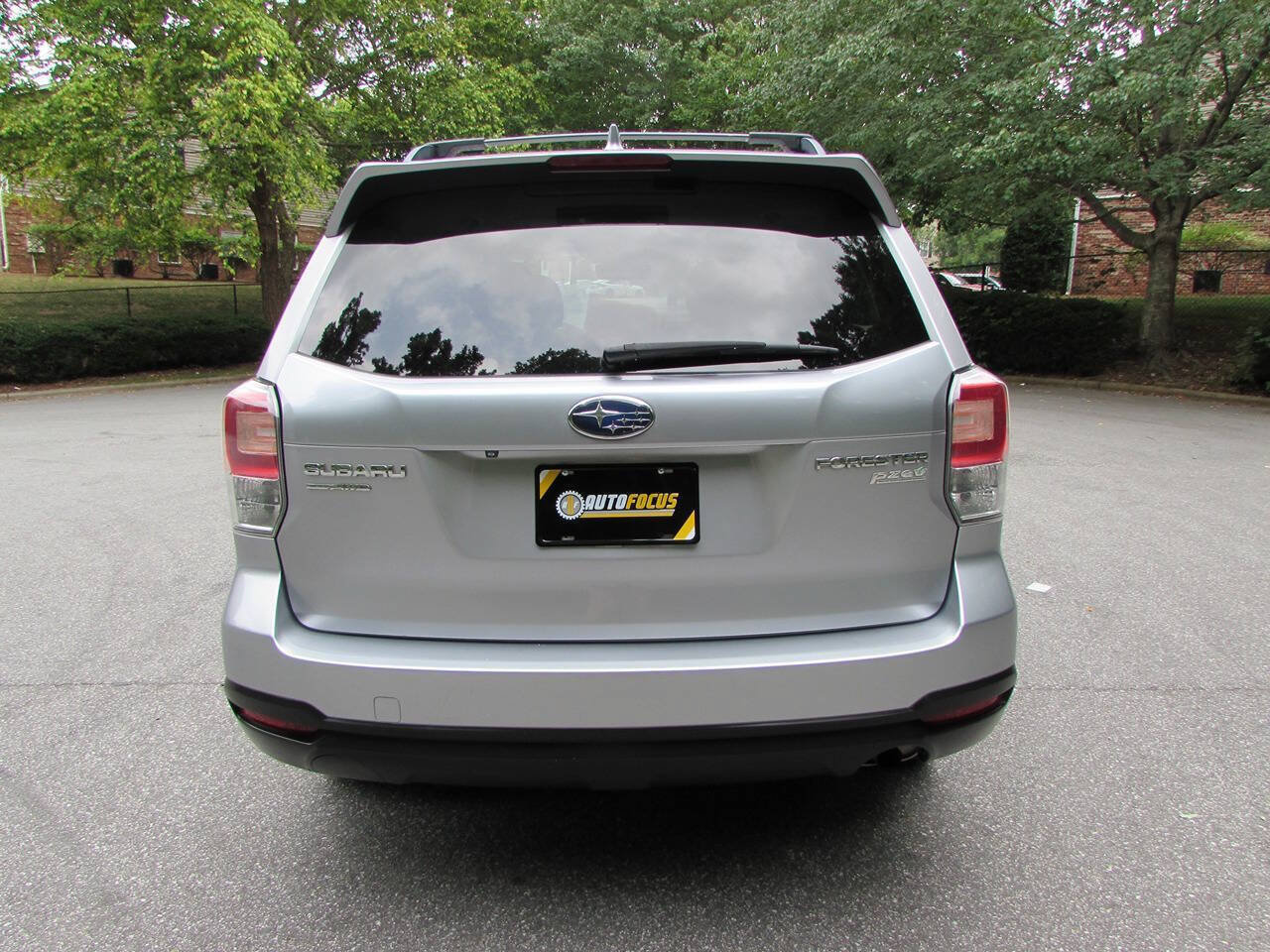 Used 2017 Subaru Forester 2.5i Premium AWD/4WD image 5