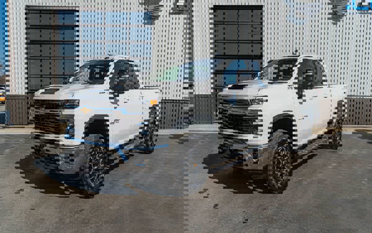 Used 2026 Chevrolet Silverado 2500 LT image 1