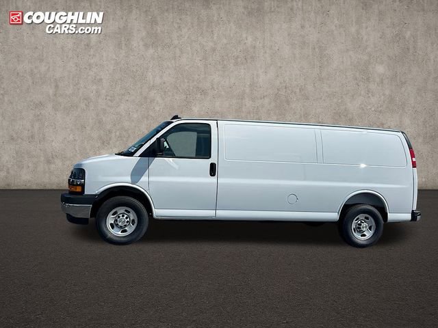 New 2025 Chevrolet Express 3500 Extended w/ Driver Convenience Package image 4