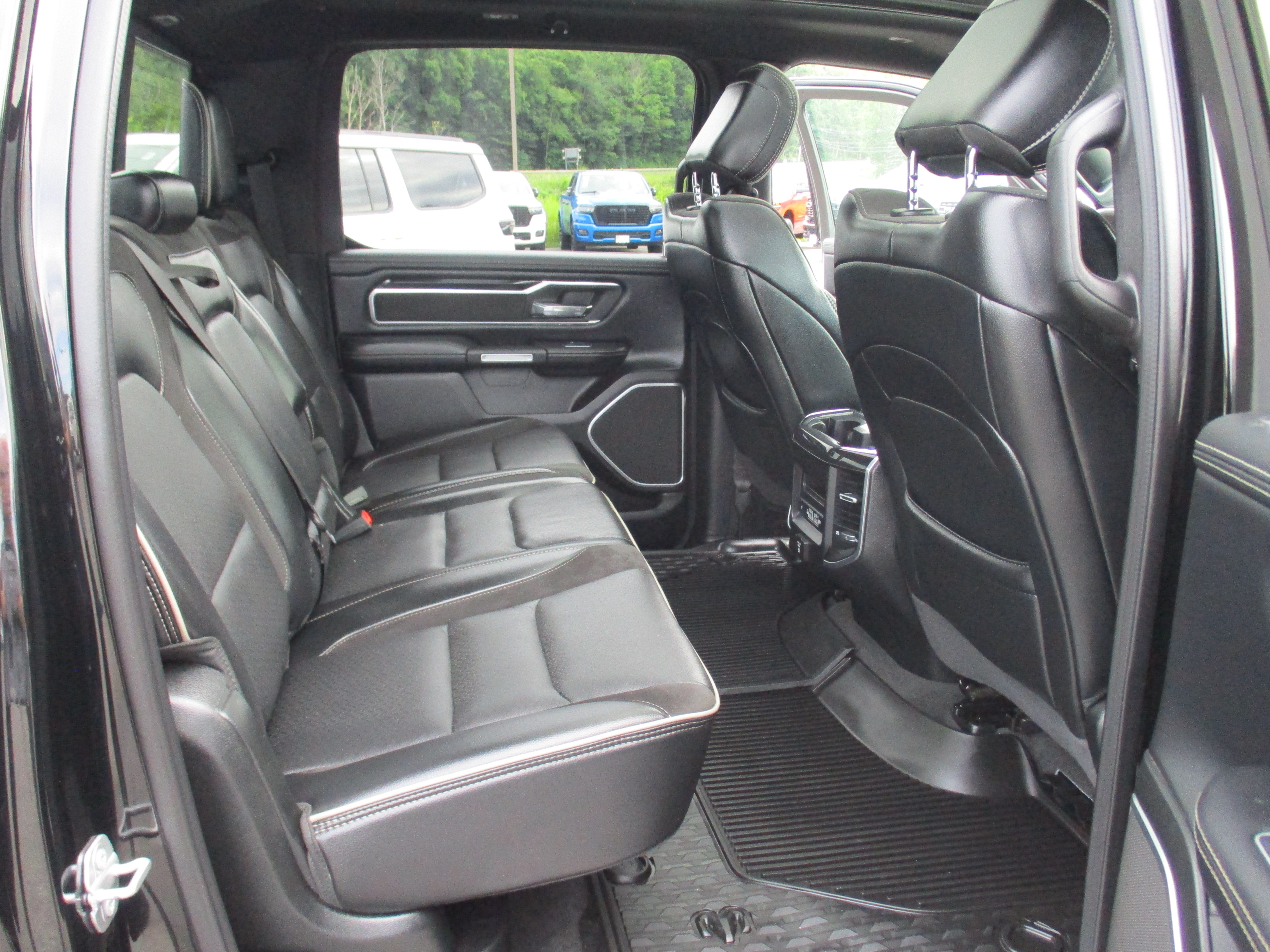 Used 2020 RAM 1500 Laramie AWD/4WD image 15
