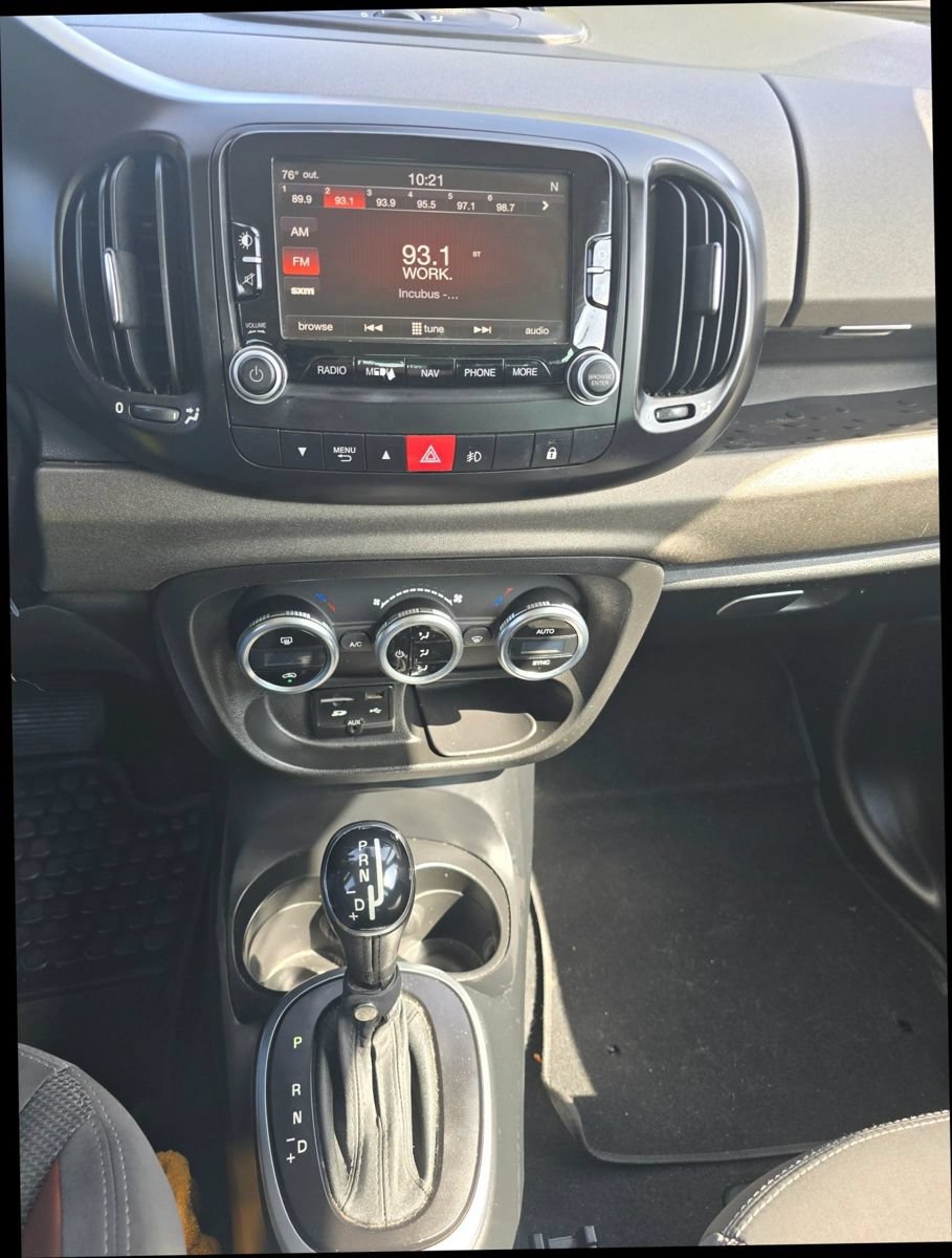 Used 2014 FIAT 500L Trekking w/ Popular Equipment Group FWD image 17