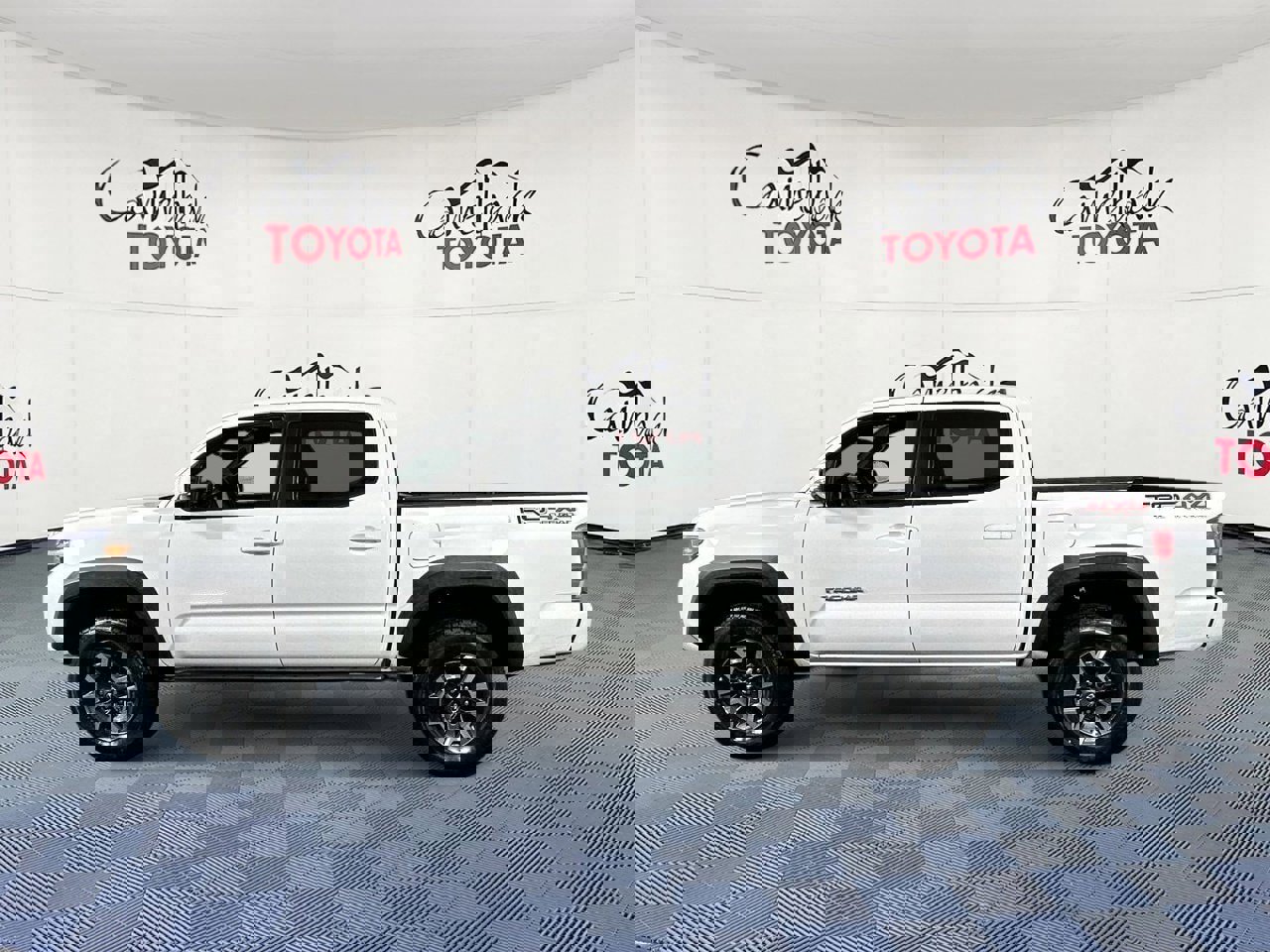 Used 2021 Toyota Tacoma TRD Off-Road w/ Technology Package image 4