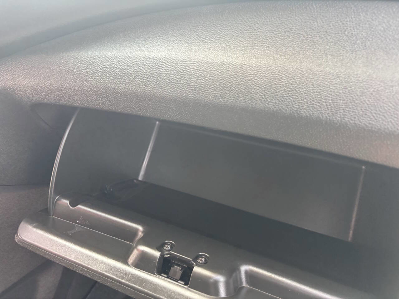 Used 2018 Chevrolet Trax LS AWD/4WD image 23