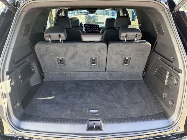 Used 2024 Chevrolet Traverse RS w/ LPO, Floor Liner Package AWD/4WD image 27