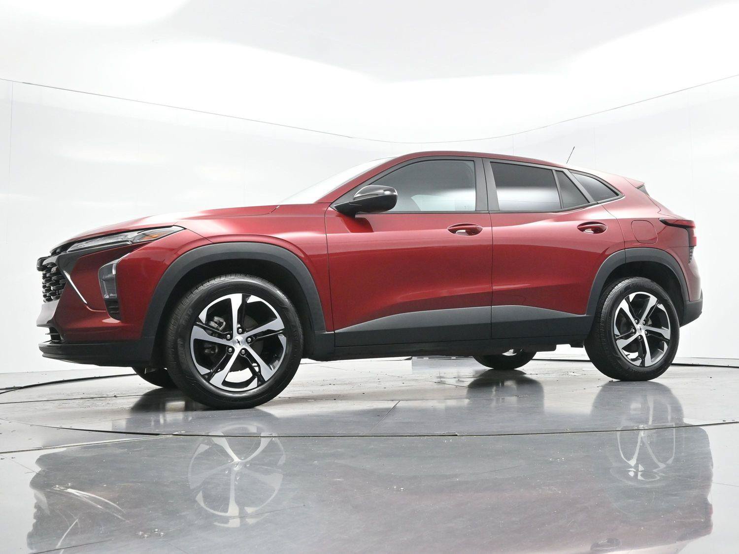 Used 2024 Chevrolet Trax RS w/ Driver Confidence Package FWD image 42