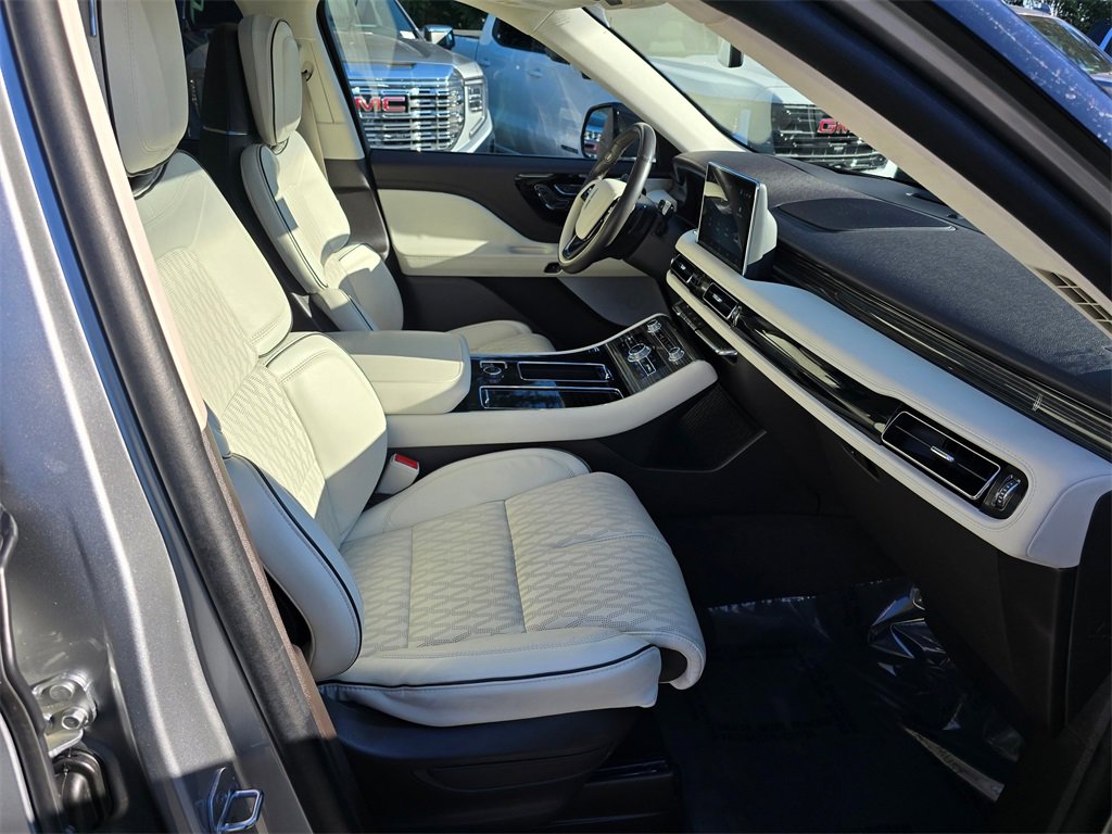 Used 2023 Lincoln Aviator Black Label w/ Dynamic Handling Package image 44