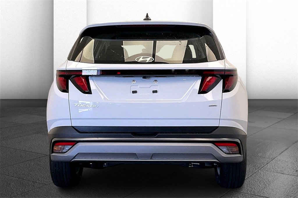 New 2025 Hyundai Tucson SE image 4
