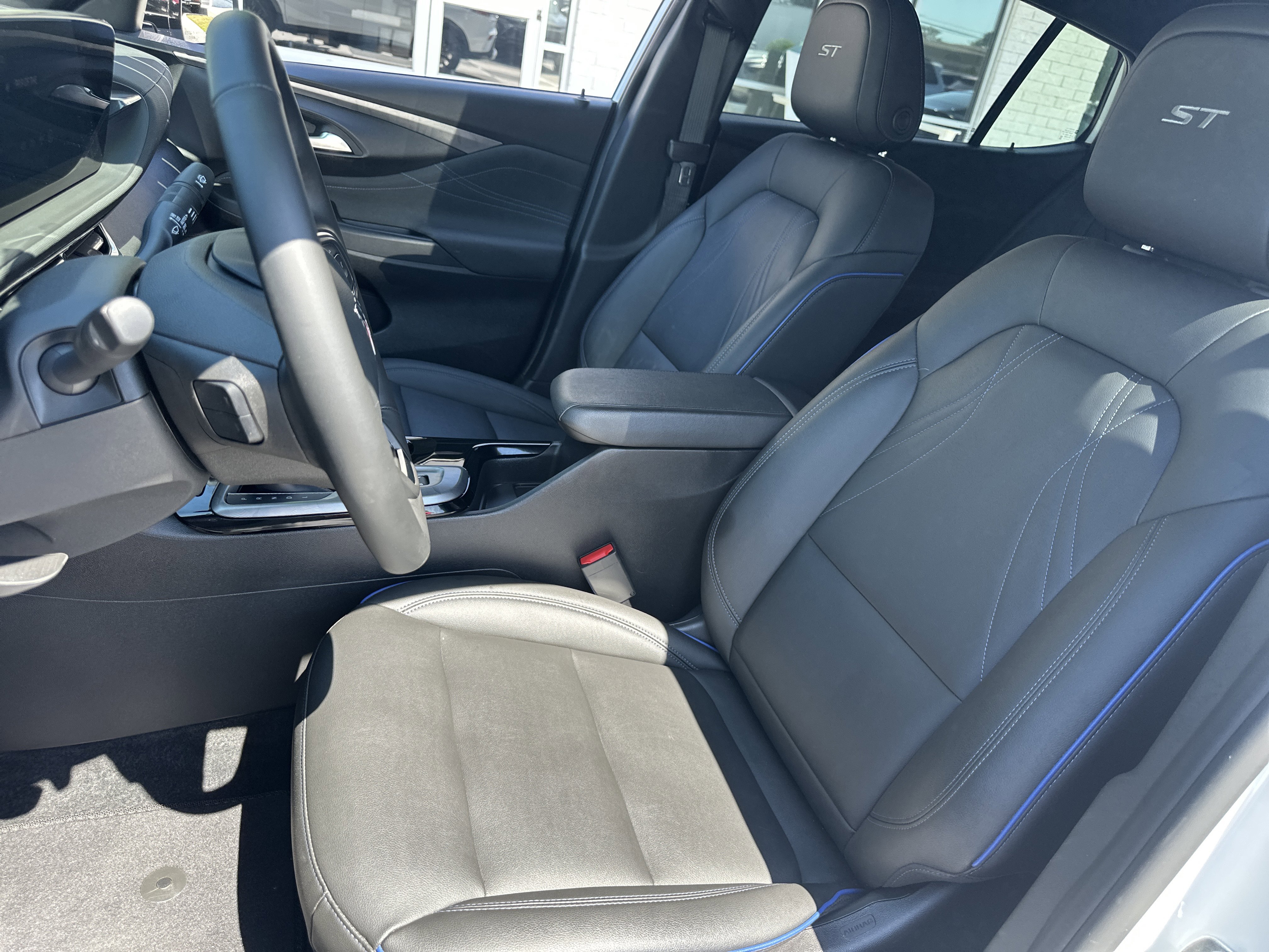 Used 2024 Buick Envista Sport Touring w/ Convenience I Package FWD image 12