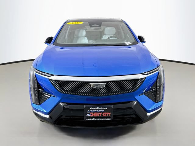 Used 2025 Cadillac Optiq Luxury 1 AWD/4WD image 2