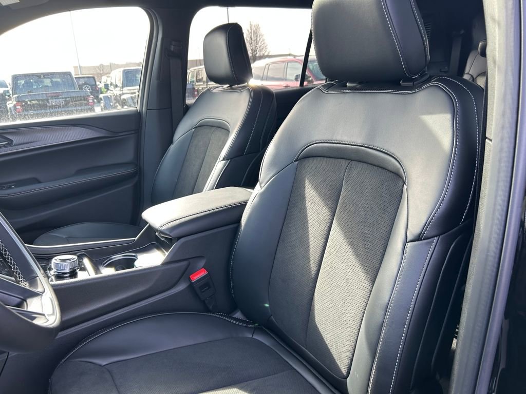 New 2025 Jeep Grand Cherokee L Altitude image 22