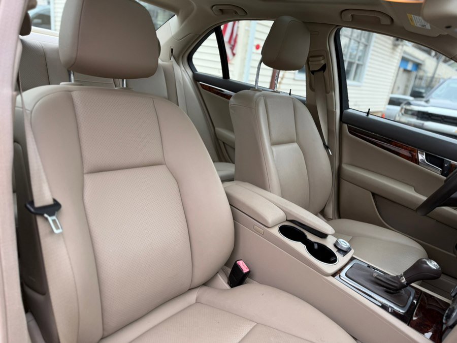 Used 2010 Mercedes-Benz C 300 4MATIC Sedan image 32