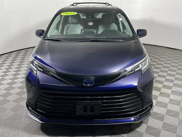 Certified 2023 Toyota Sienna LE image 2