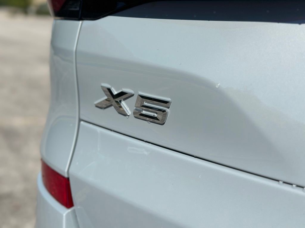 New 2026 BMW X5 xDrive40i w/ M Sport Package AWD/4WD image 14