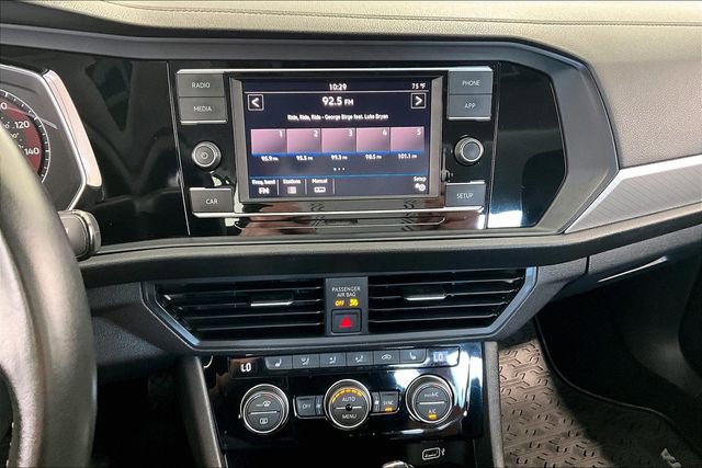 Used 2019 Volkswagen Jetta SE FWD image 19
