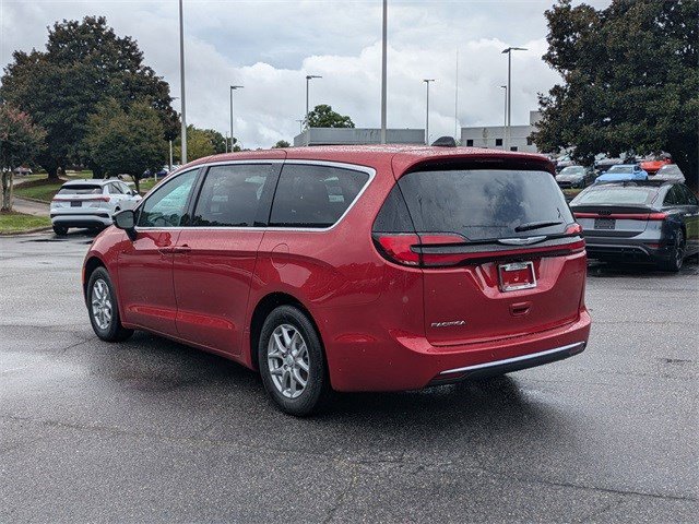 New 2026 Chrysler Pacifica Select image 7