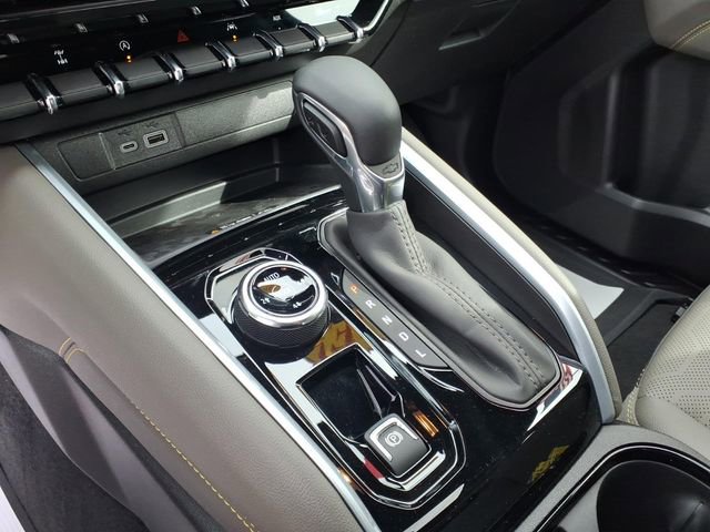 Used 2025 Chevrolet Colorado ZR2 w/ Technology Package image 16