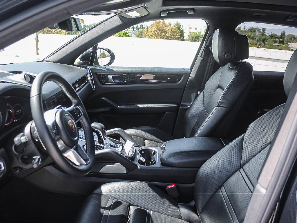 Used 2019 Porsche Cayenne S w/ Premium Package AWD/4WD image 18