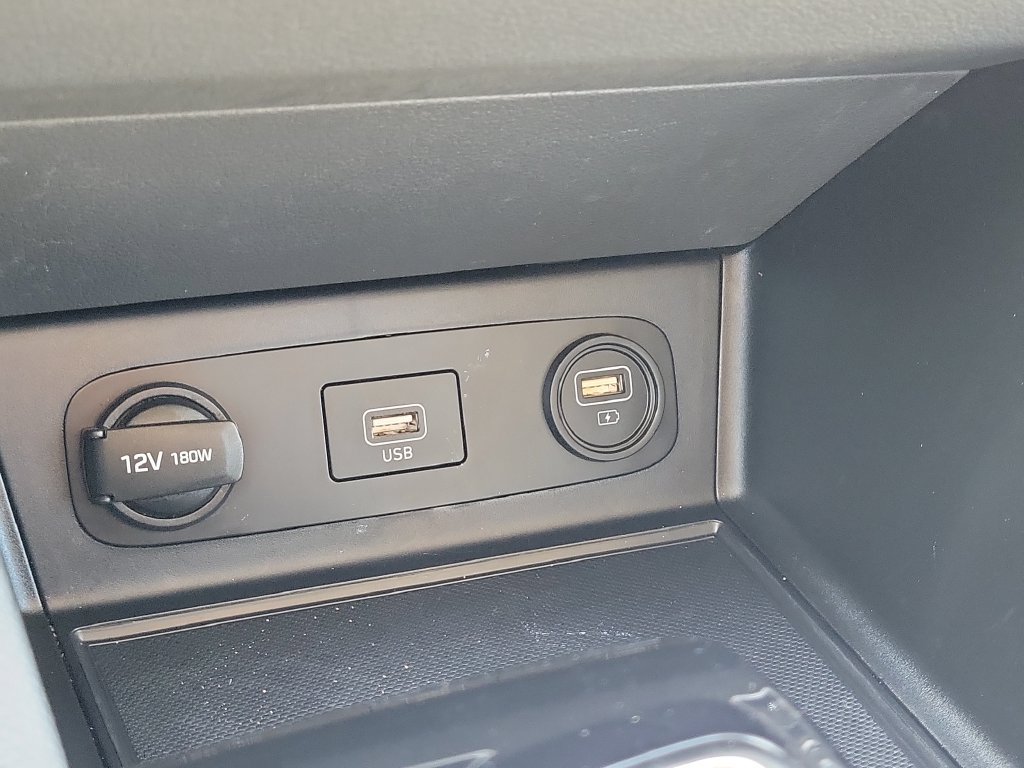 Used 2021 Hyundai Sonata SE w/ Preferred Accessory Package FWD image 17