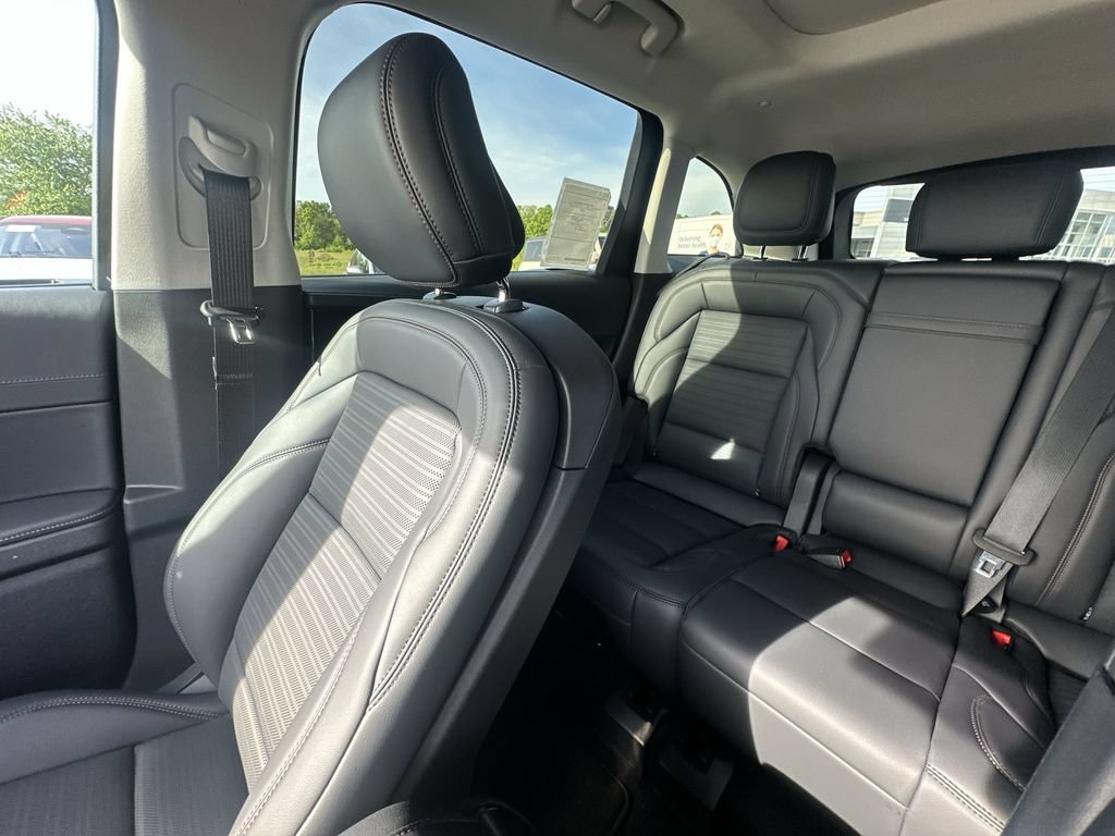 New 2026 Lincoln Nautilus Reserve w/ Jet Appearance Package AWD/4WD image 12