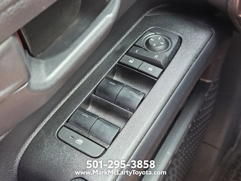 Used 2025 Toyota 4Runner SR5 AWD/4WD image 26