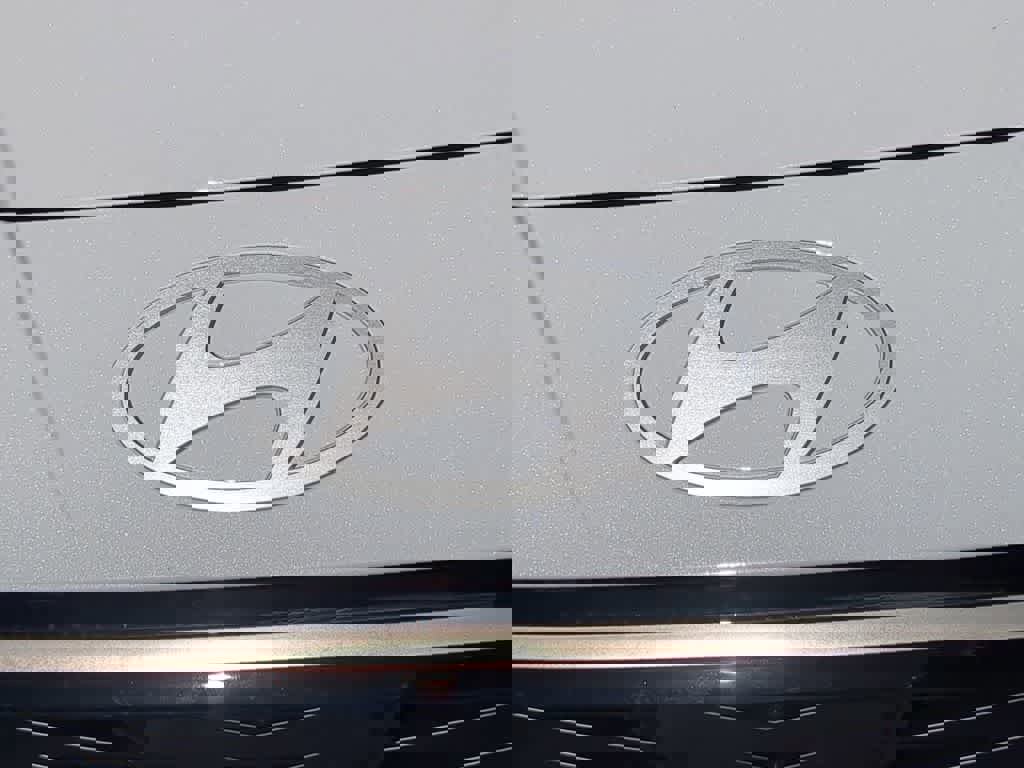 New 2026 Hyundai Elantra Limited image 12