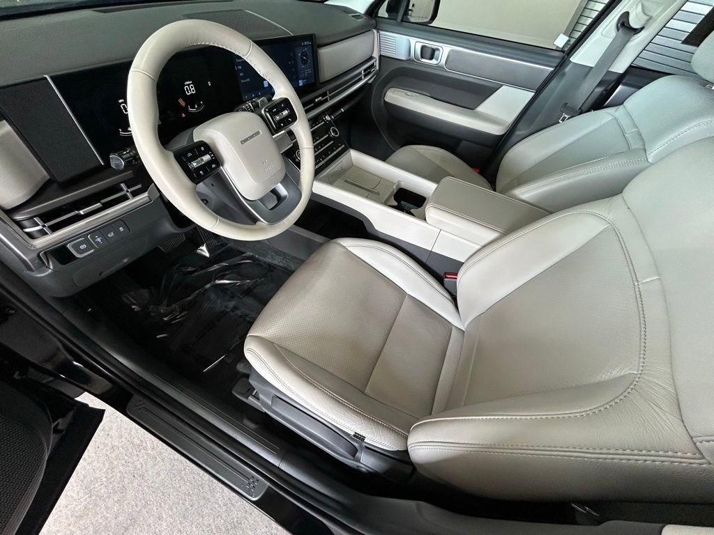 Used 2025 Hyundai Santa Fe SE image 39