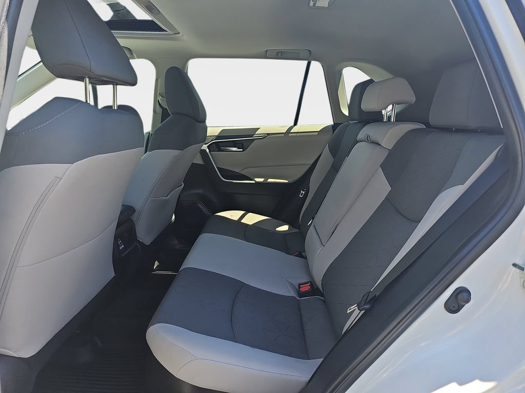 Used 2021 Toyota RAV4 XLE w/ Convenience Package AWD/4WD image 14