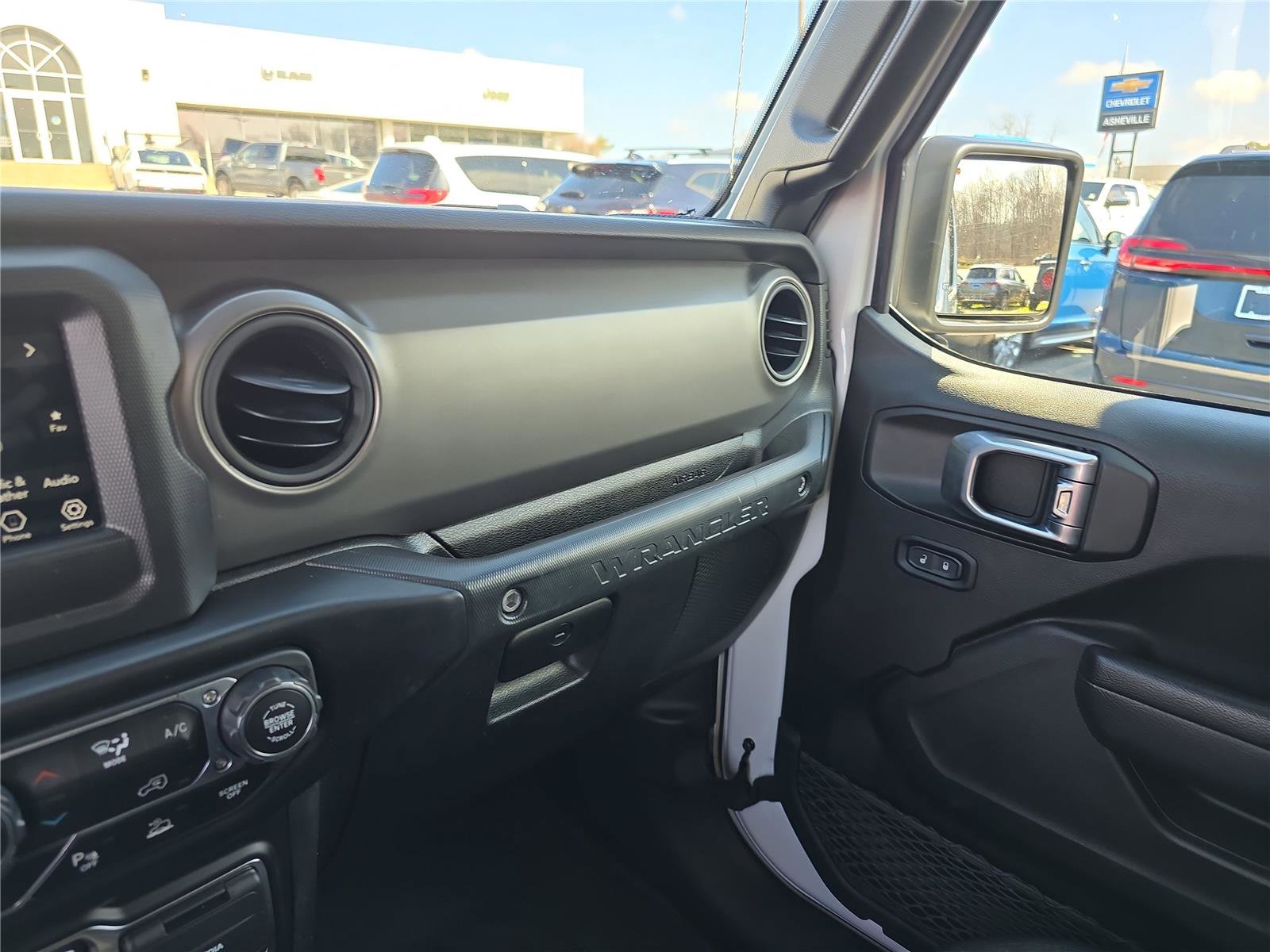 Used 2022 Jeep Wrangler Unlimited Sport image 25