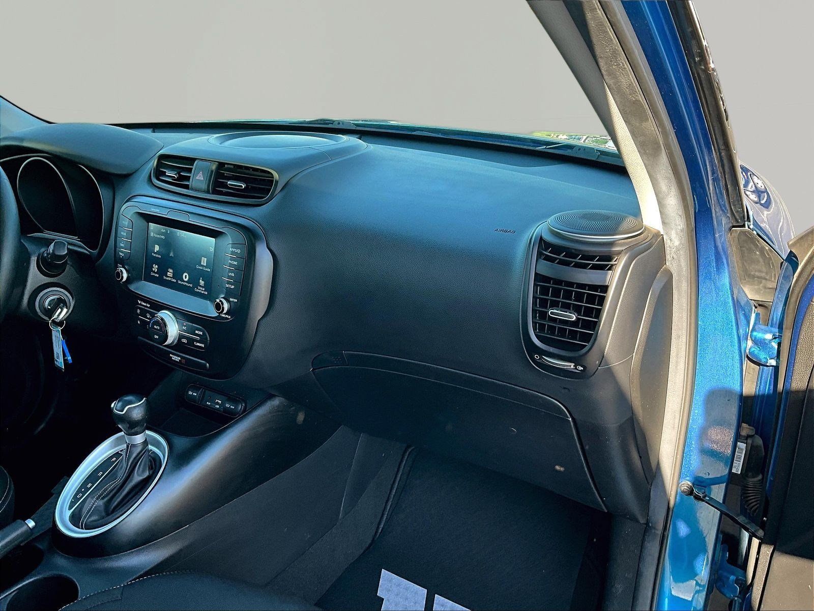 Used 2018 Kia Soul + FWD image 25