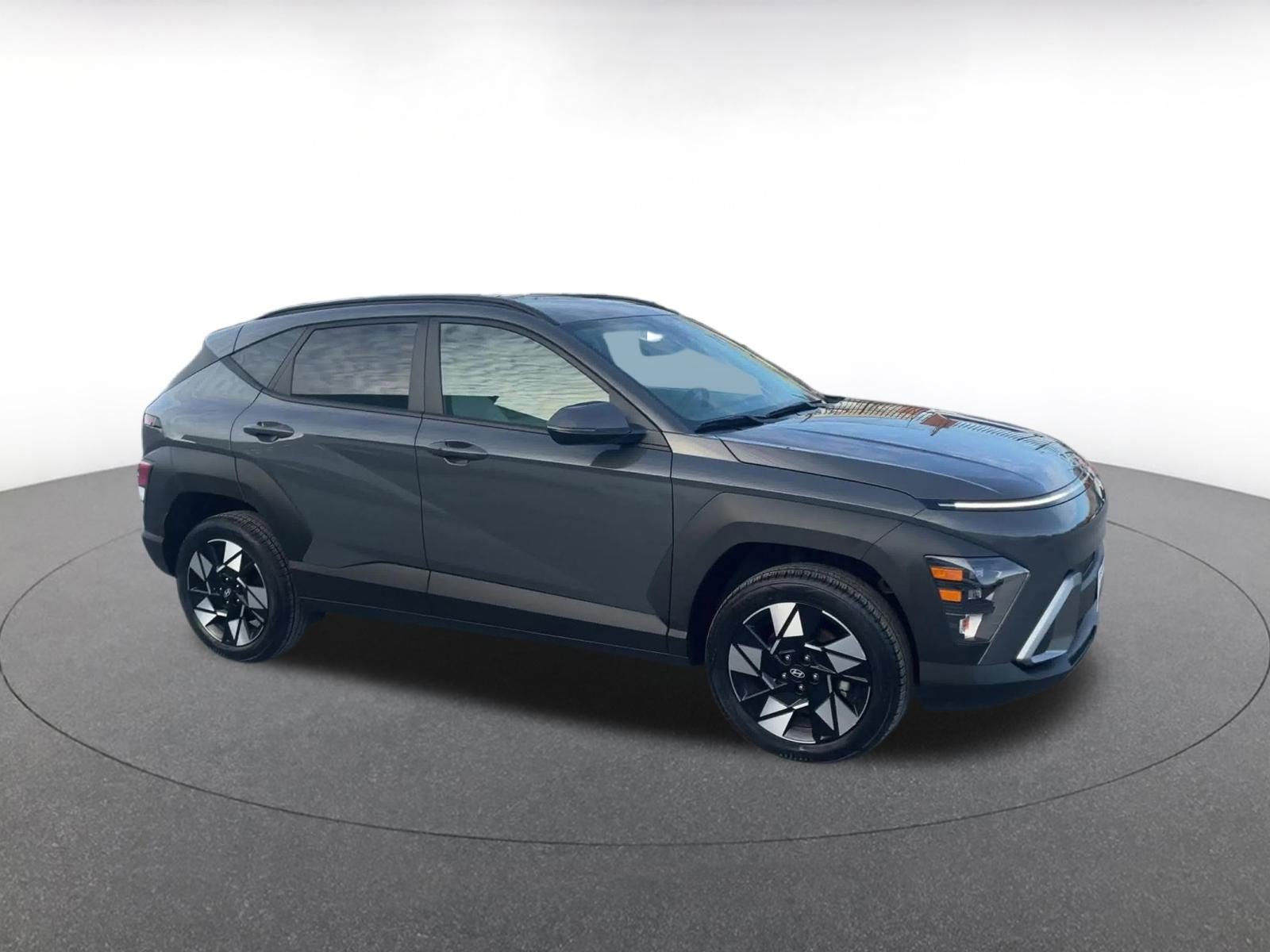 Used 2025 Hyundai Kona SEL image 1