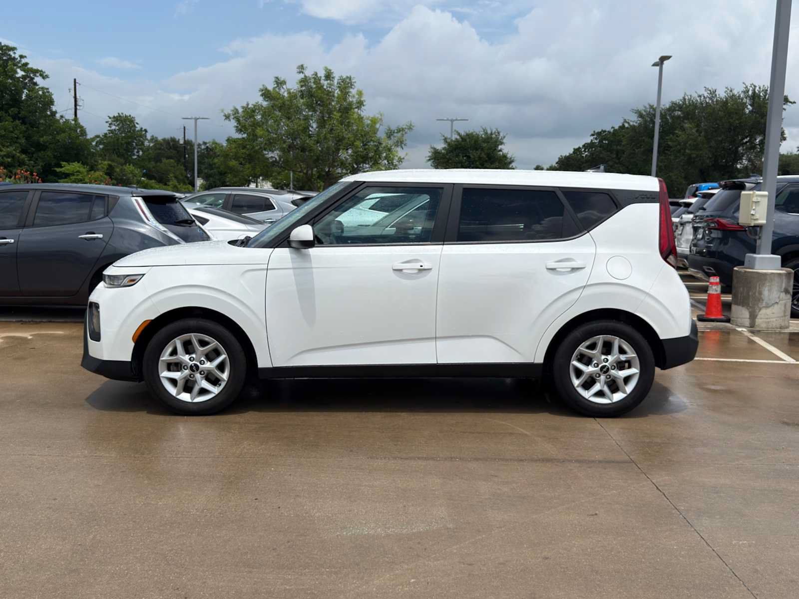 Used 2022 Kia Soul S FWD image 8