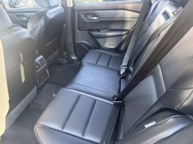 Used 2023 Nissan Rogue SV w/ SV Premium Package image 16