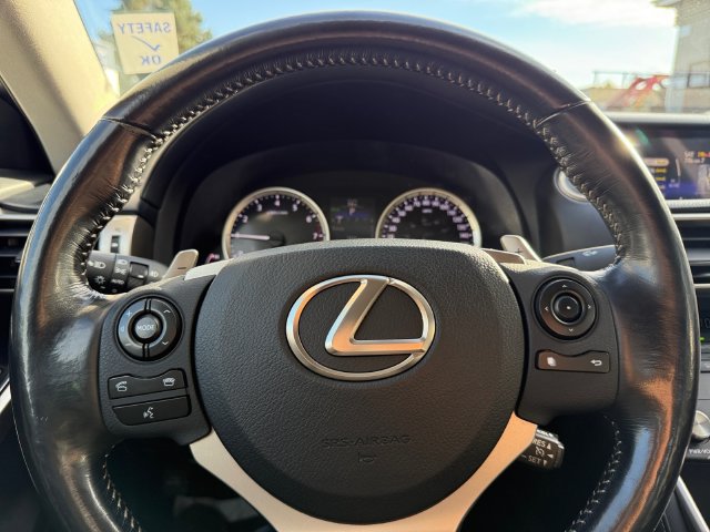Used 2016 Lexus IS 300 AWD image 19