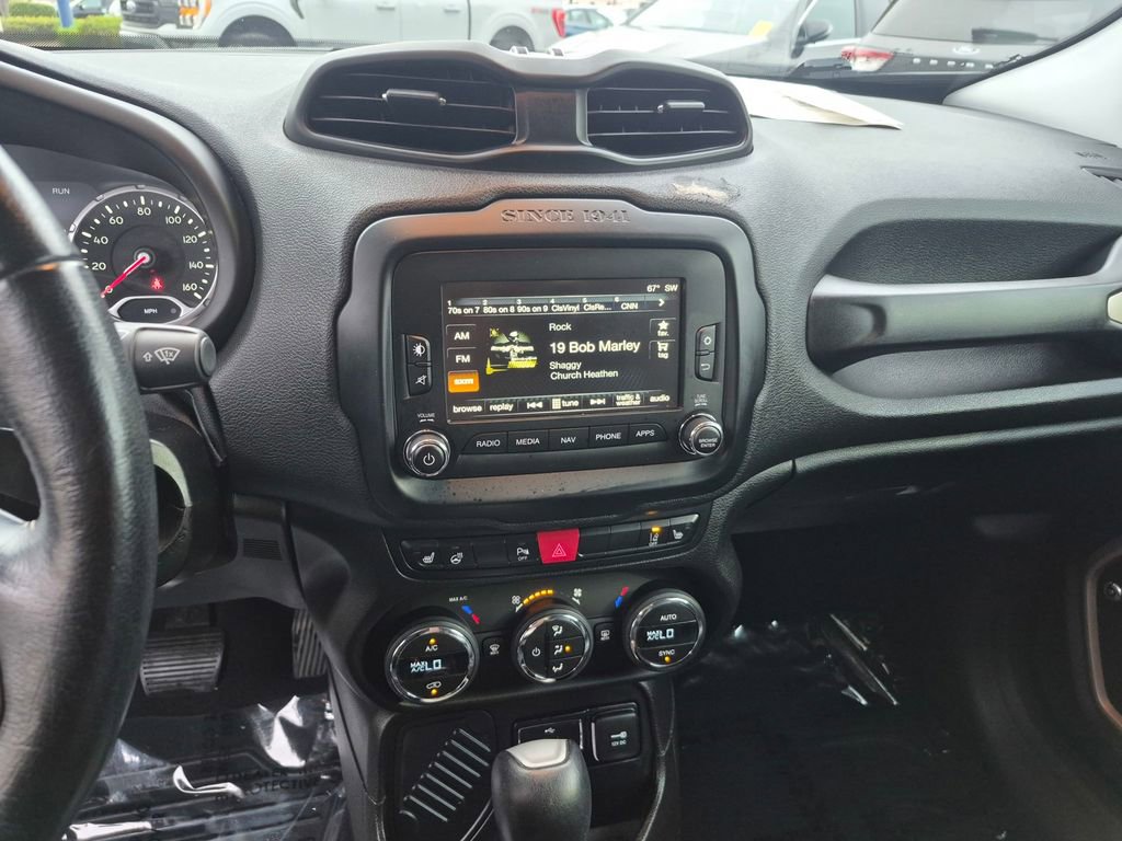 Used 2017 Jeep Renegade Limited image 24