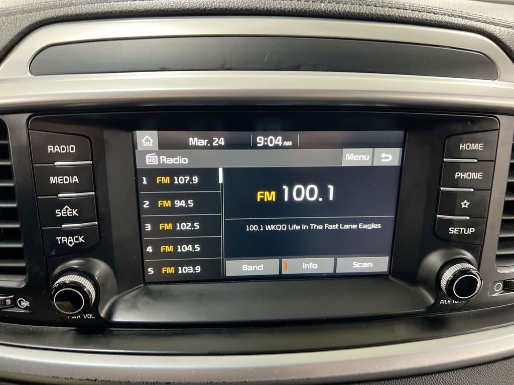 Used 2019 Kia Sorento LX image 14