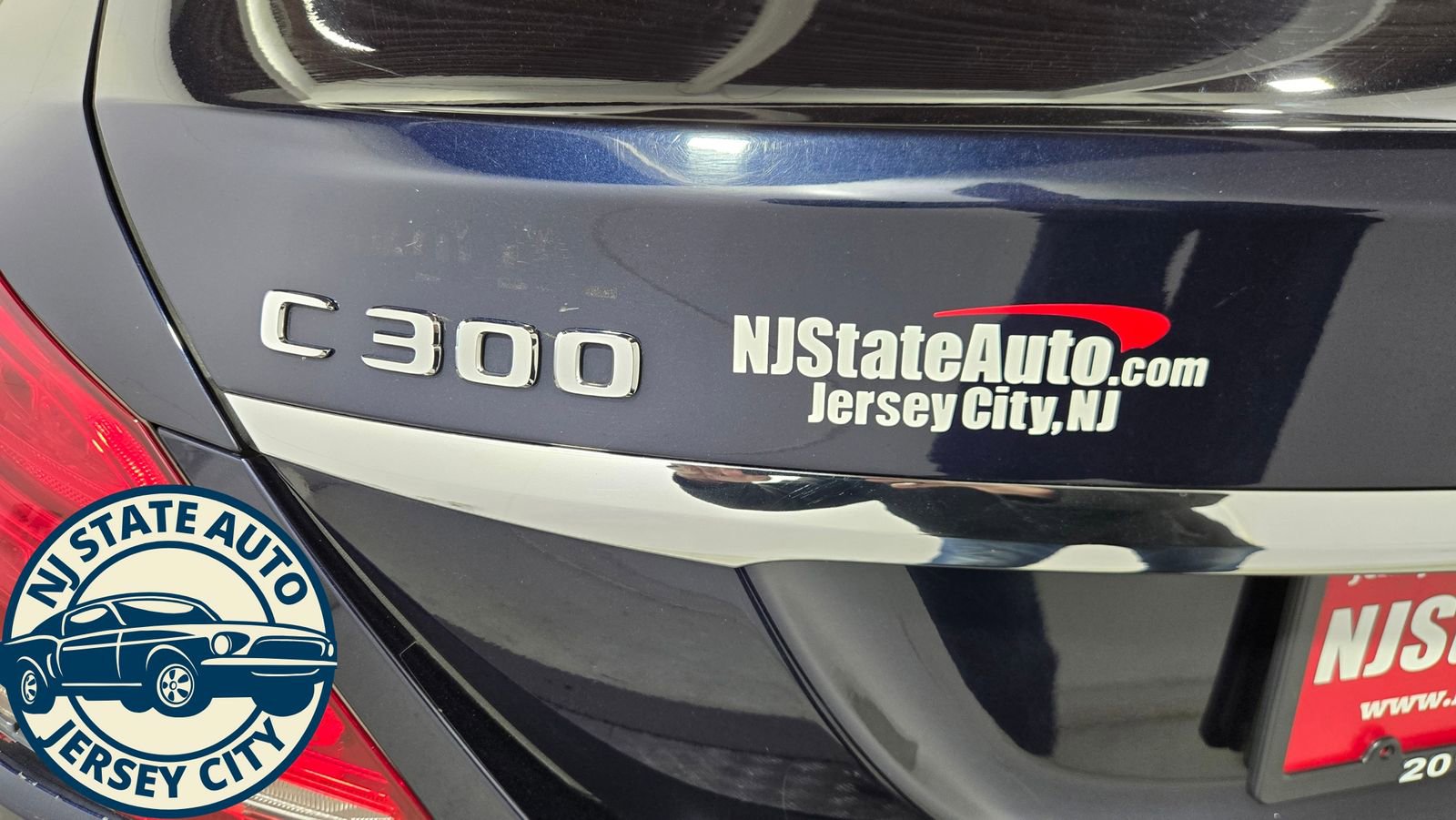 Used 2018 Mercedes-Benz C 300 4MATIC Sedan w/ Premium Package image 31