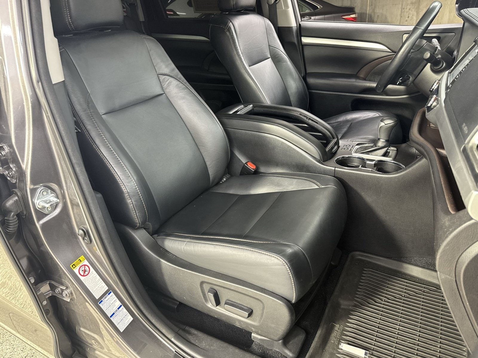 Used 2018 Toyota Highlander XLE AWD/4WD image 41