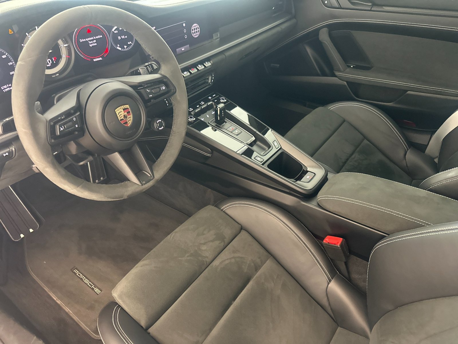 Certified 2024 Porsche 911 Carrera GTS RWD image 4