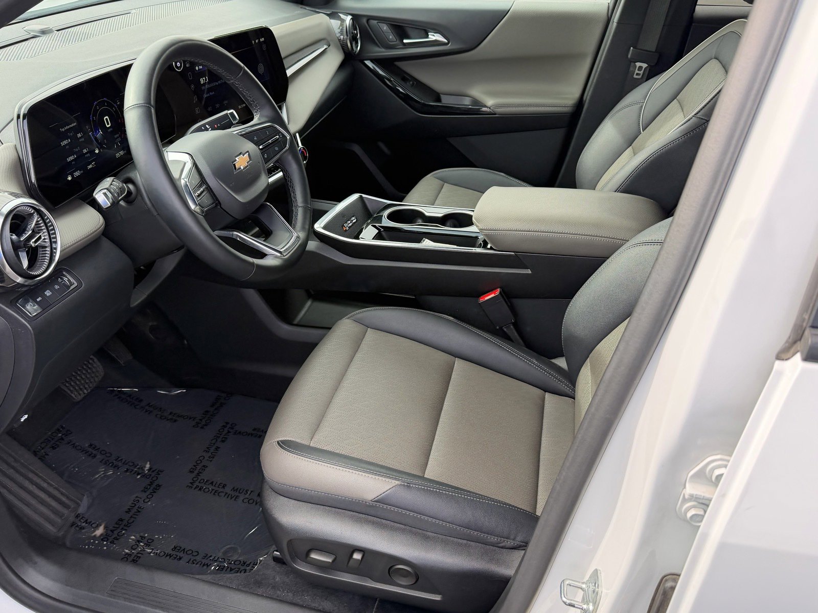 Used 2025 Chevrolet Equinox LT w/ Convenience Package II image 16