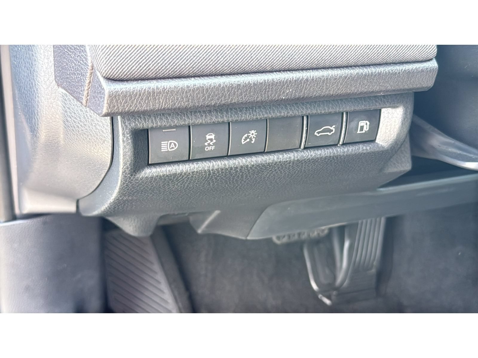 Certified 2025 Toyota Camry LE FWD image 15