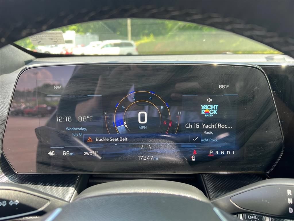 Used 2026 Chevrolet Equinox LT AWD/4WD image 14