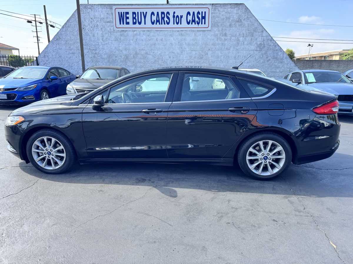 Used 2017 Ford Fusion SE w/ Fusion SE Technology Package FWD image 14