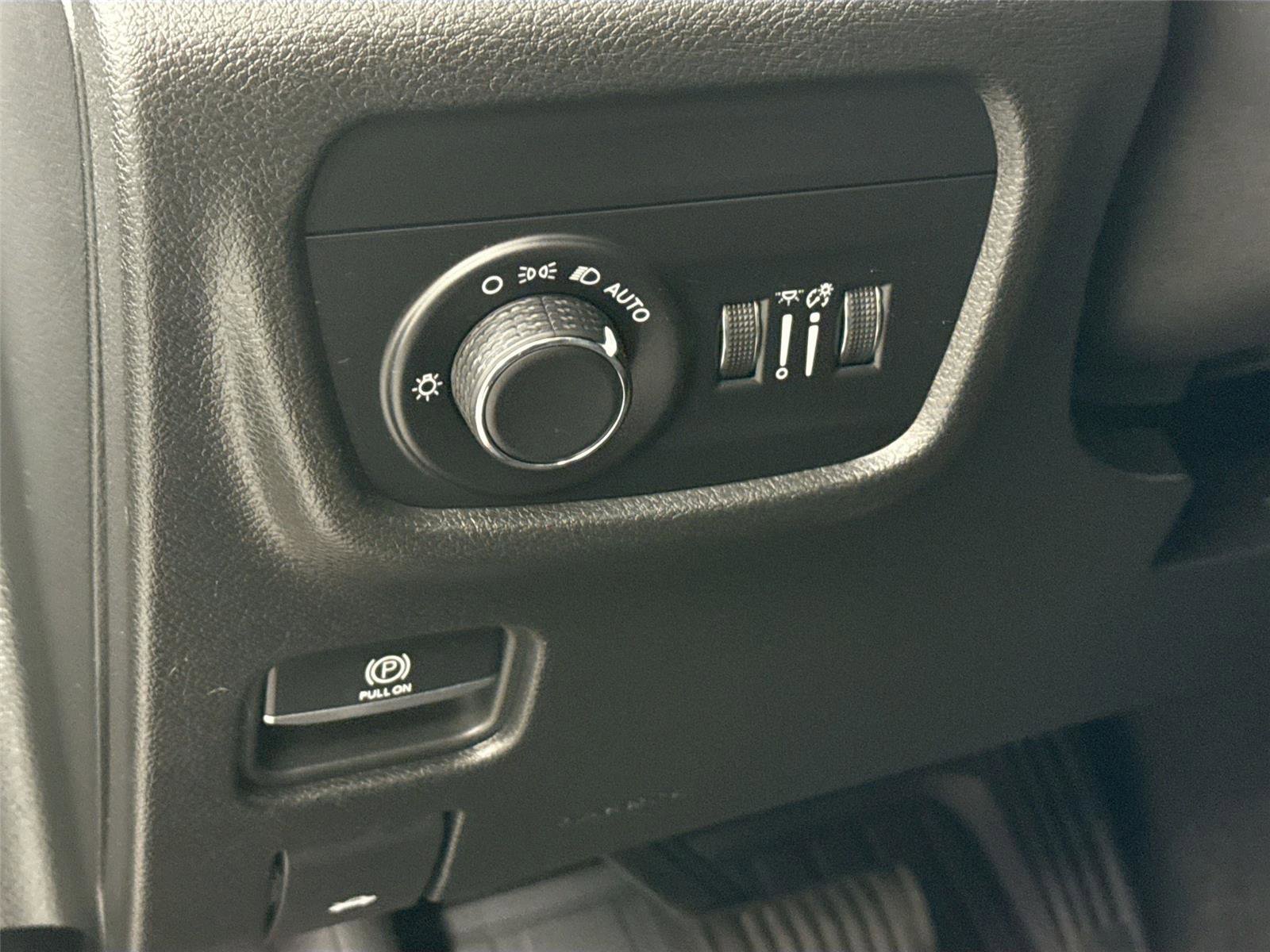 Used 2023 Jeep Grand Cherokee L Laredo w/ Luxury Tech Group I image 14