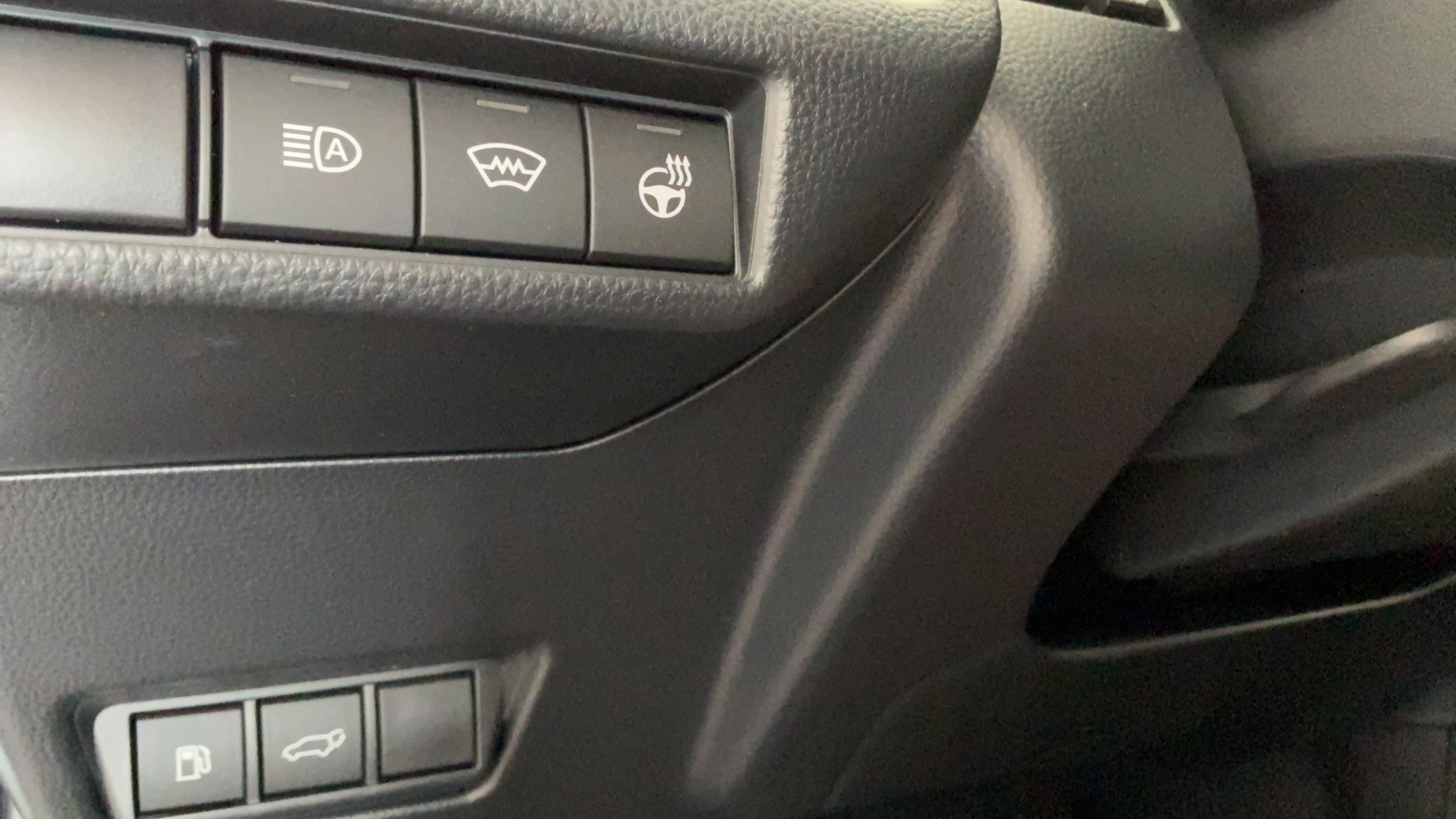 Used 2025 Toyota Prius Limited FWD image 16
