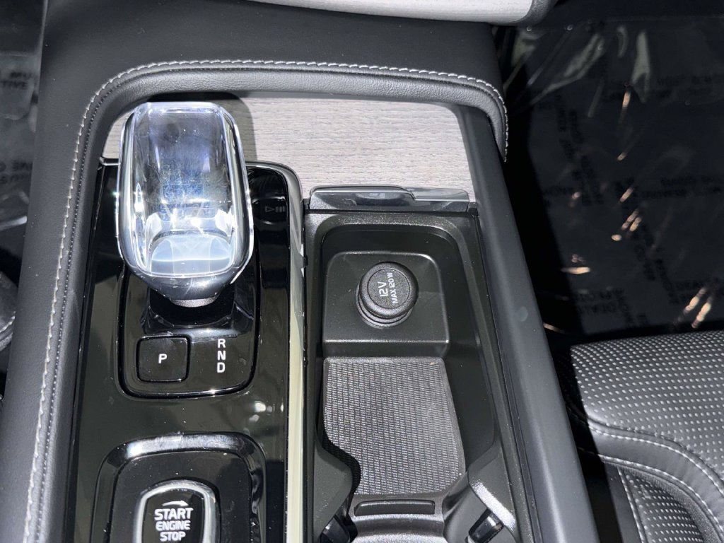 Used 2024 Volvo XC90 T8 Ultimate w/ Protection Package Premier AWD/4WD image 24
