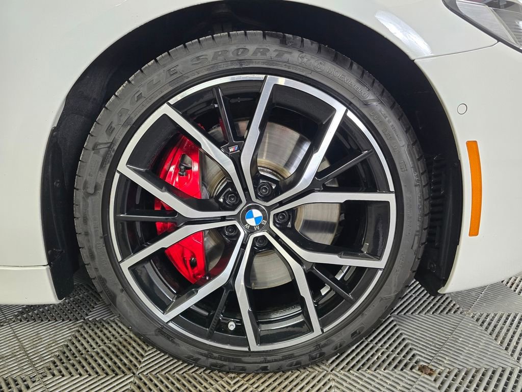 Used 2021 BMW M550i xDrive w/ Executive Package image 2