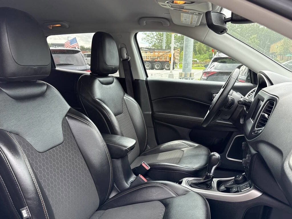 Used 2020 Jeep Compass Latitude w/ Cold Weather Group image 12